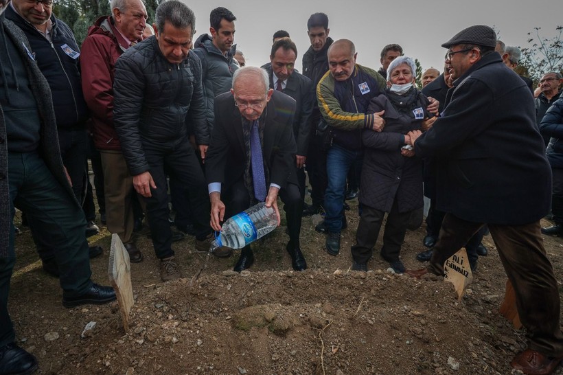 CHP lideri Kemal Kılıçdaroğlu dayısı Ali Gündüz'ü son yolculuğuna uğurladı - Resim: 8