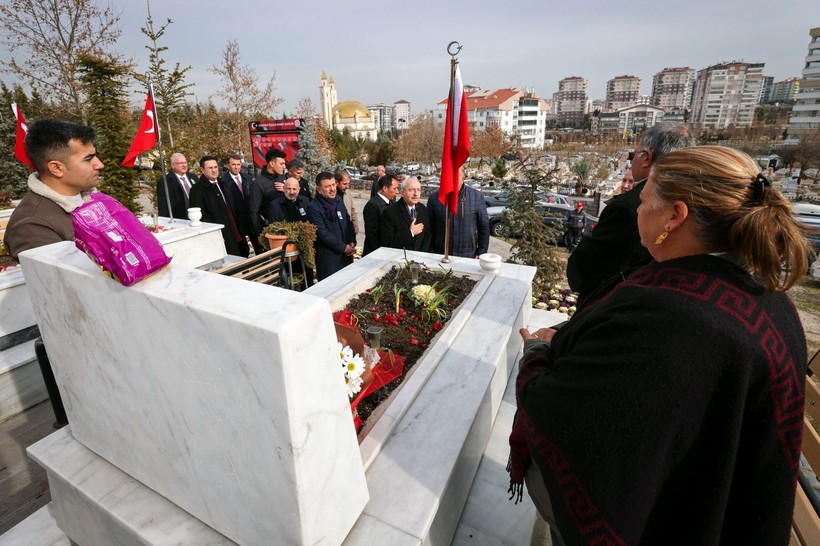 CHP lideri Kemal Kılıçdaroğlu dayısı Ali Gündüz'ü son yolculuğuna uğurladı - Resim: 7