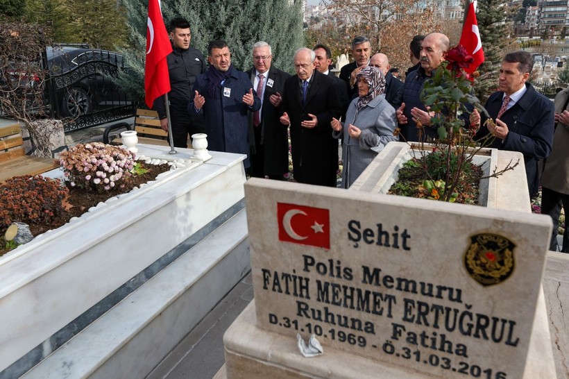 CHP lideri Kemal Kılıçdaroğlu dayısı Ali Gündüz'ü son yolculuğuna uğurladı - Resim: 6