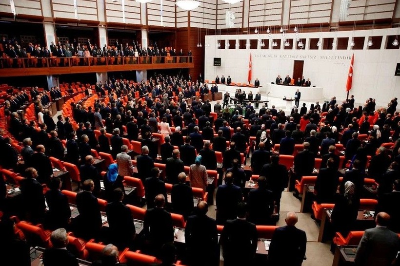 Milletvekillerinin alacağı zam belli oldu, işte yeni milletvekili maaşları... - Resim: 2