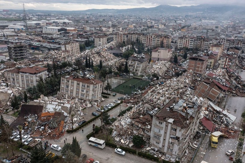 Son dakika deprem haberleri... Kahramanmaraş'ta meydana gelen depremler Hatay'da meydana gelen yıkım havadan görüntülendi - Resim: 5