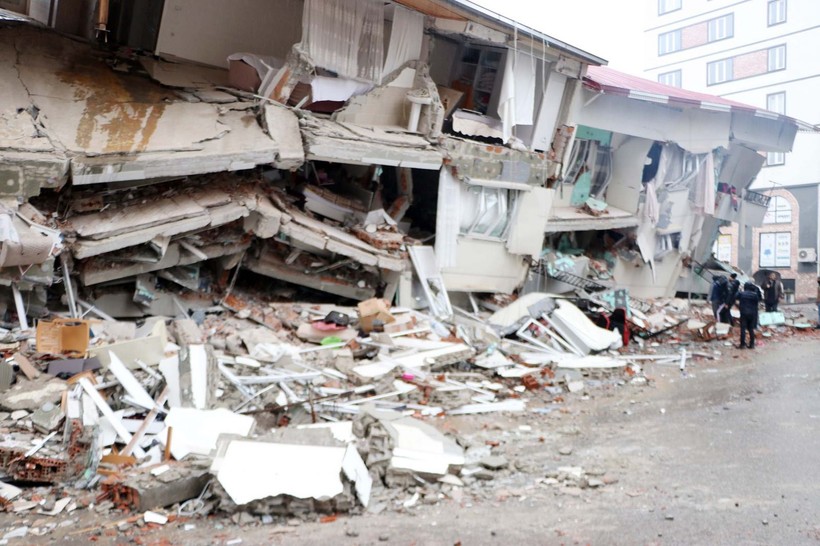 Son dakika! Kahramanmaraş depremi sonrası otobüs bileti ve battaniye fiyatlarının 3 katına çıktığı iddiası üzerine savcılık harekete geçti - Resim: 4