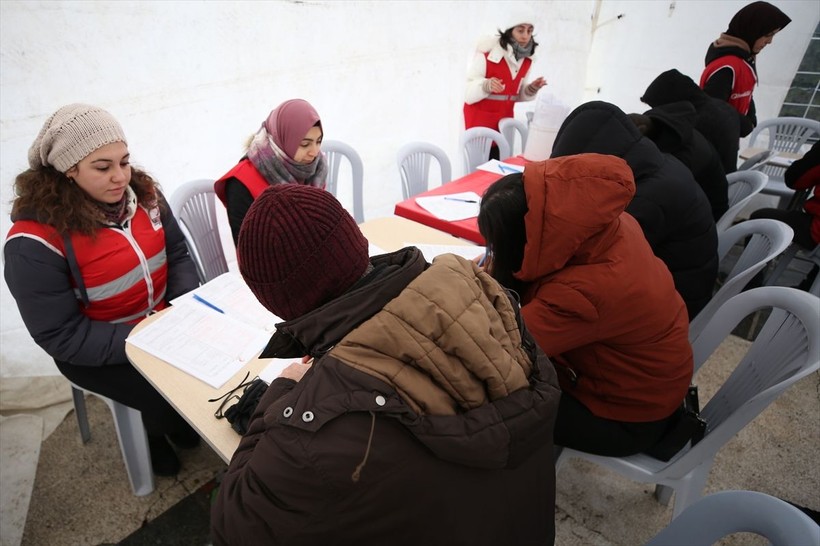Ülkenin dört bir yanından depremzedelere kan bağışı yapılıyor - Resim: 16