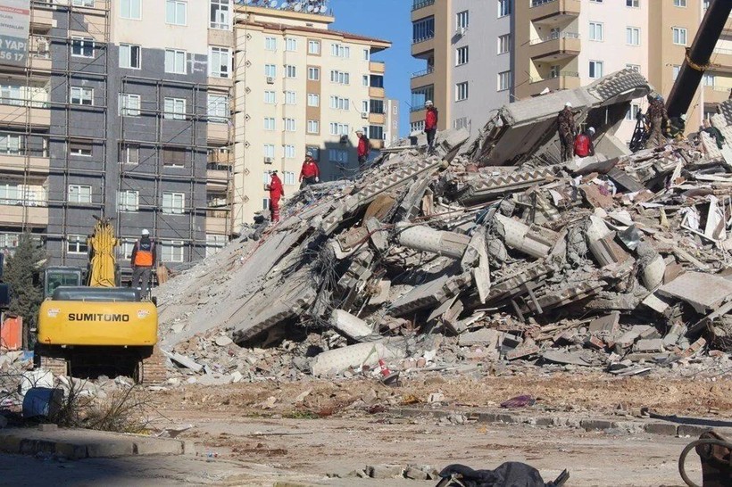 Kahramanmaraş merkezli depremde Emre Apartmanı için korkunç iddia! Banka kolon kestiği için mahkemelik olmuşlar - Resim: 10