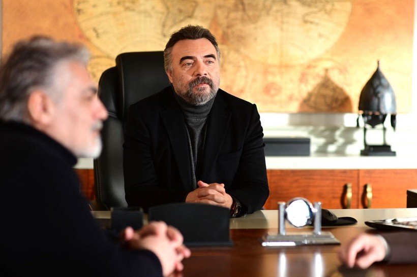 Oktay Kaynarca, dublör kullanmadı! 30 metreden böyle atladı - Resim: 2