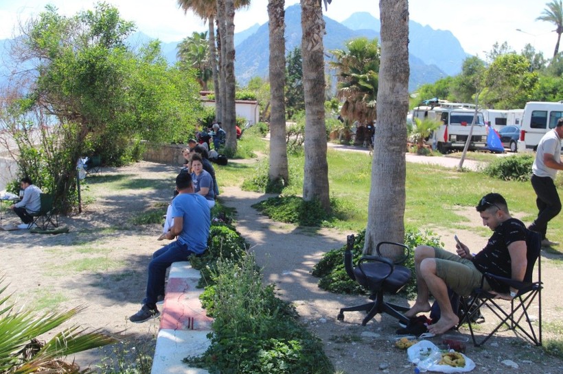 Antalya'da bahar sıcaklığı sahilleri doldurdu - Resim: 9