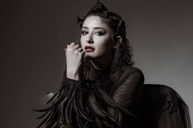 Ceyda Düvenci'nin sunuculuğunu yaptığı 'Bambaşka Sohbetler' programına konuk olan şarkıcı Melek Mosso'dan kan donduran itiraf: Bizi dövüyor aç bırakıyor... - Resim: 17