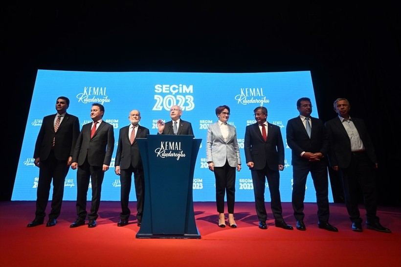 Dünya Türkiye'deki seçimi manşetlerine taşıdı! Economist'ten geri hamle - Resim: 7