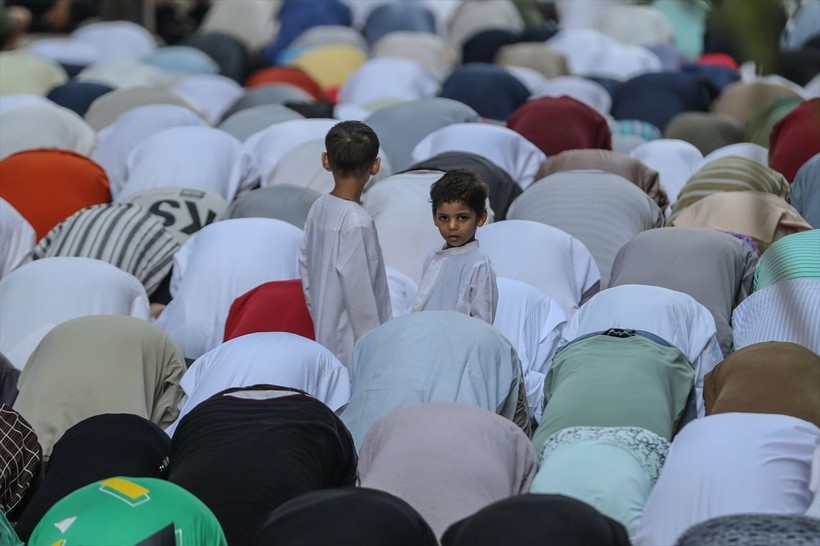 İslam aleminde bayram namazı coşkusu! Camiler doldu taştı - Resim: 185