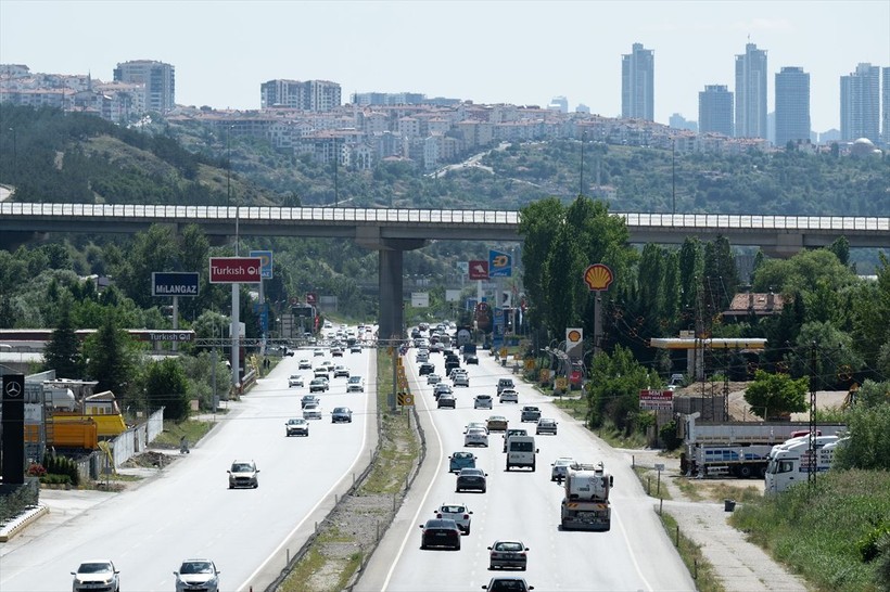 Kurban Bayramı tatili sona erdi! Tatilcilerin dönüşü uzun kuyruklar oluşturdu - Resim: 23