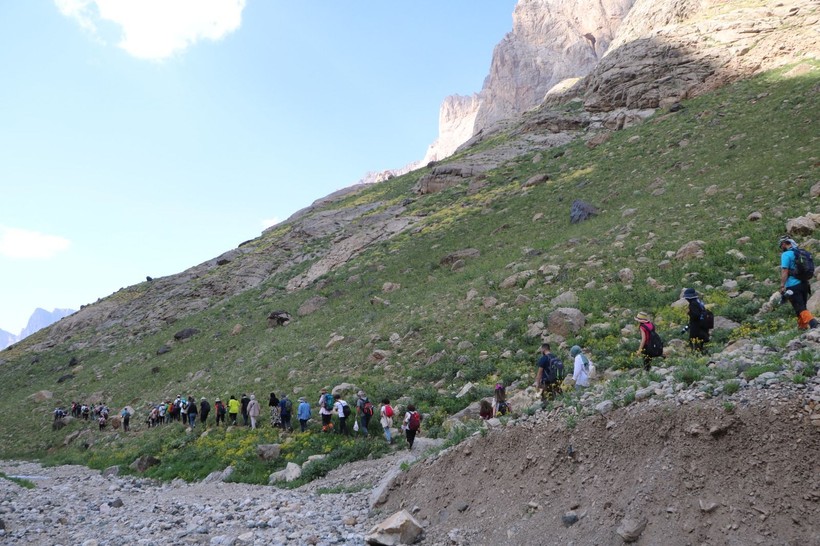 Cilo buzullarında kaybolan 2 kişiyi arama çalışmaları yarına bırakıldı - Resim: 7