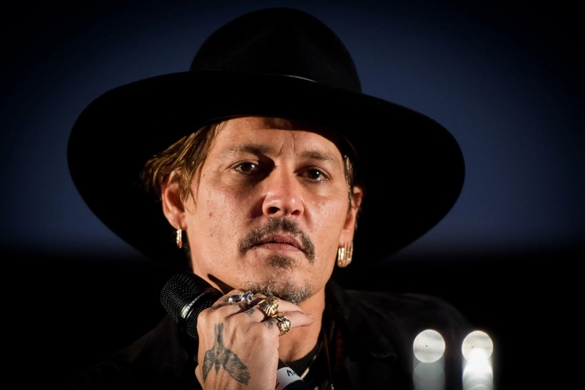 Johnny Depp otel odasında baygın bulundu: Konserler iptal edildi - Resim: 2