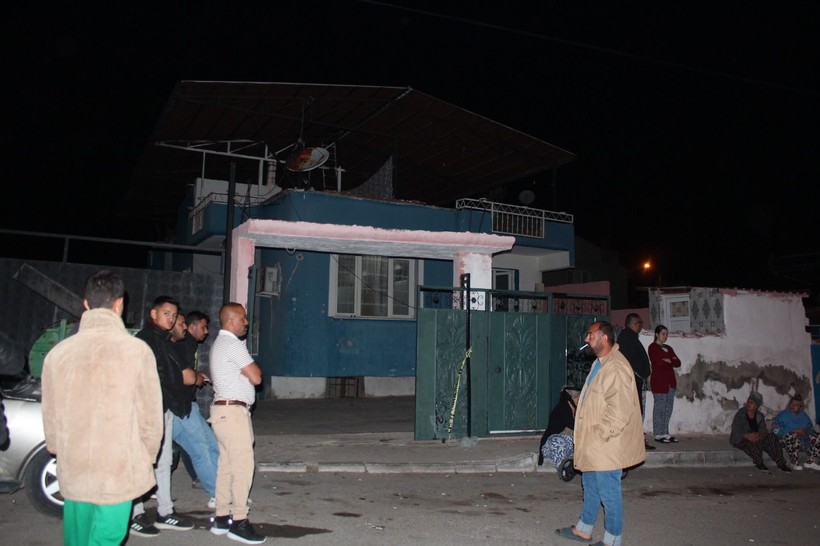 Manisa’da kanlı gece: Önce çocuklarının annesini vurdu sonra intihar etti - Resim: 1