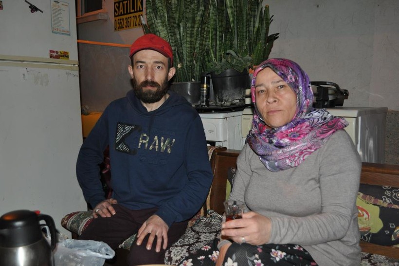 Eskişehir'de tahliye kararıyla evden atılan aile, 2 gündür sokakta yaşıyor - Resim : 4