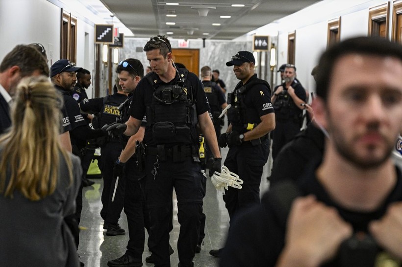 Antony Blinken Senato'da neye uğradığını şaşırdı! Filistin destekçilerinden 'Gazze kasabı' protestosu - Resim: 9