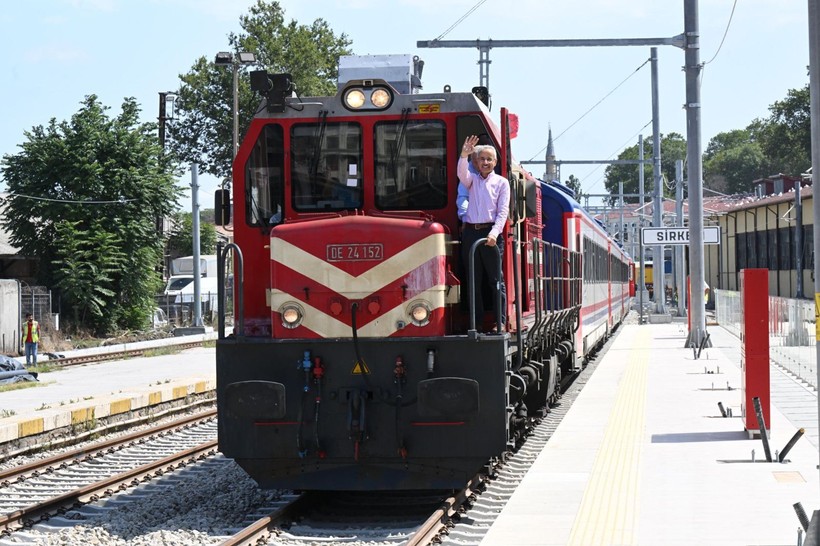 Bakü- Tiflis- Kars Demir Yolu Hattı'nda yük taşımacılığı yeniden başladı - Resim: 1