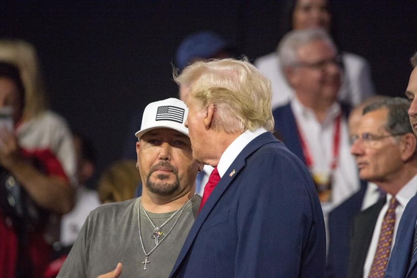 Suikasta uğrayan Trump sahnede: Kafamı hareket ettirmeseydim burada olamayacaktım - Resim: 5