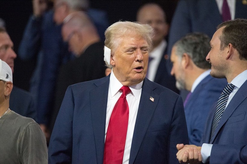 Suikasta uğrayan Trump sahnede: Kafamı hareket ettirmeseydim burada olamayacaktım - Resim: 6