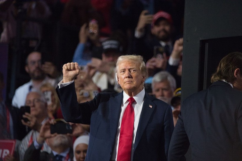 Suikasta uğrayan Trump sahnede: Kafamı hareket ettirmeseydim burada olamayacaktım - Resim: 7