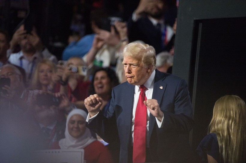 Suikasta uğrayan Trump sahnede: Kafamı hareket ettirmeseydim burada olamayacaktım - Resim: 8