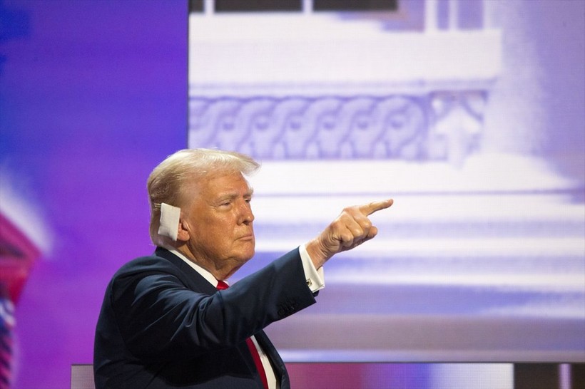 Suikasta uğrayan Trump sahnede: Kafamı hareket ettirmeseydim burada olamayacaktım - Resim: 9