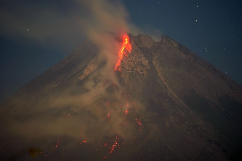 Endonezya'daki Merapi Yanardağı'nda volkanik hareketlilik - Resim: 10