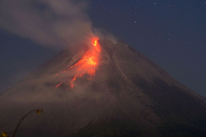 Endonezya'daki Merapi Yanardağı'nda volkanik hareketlilik - Resim: 9