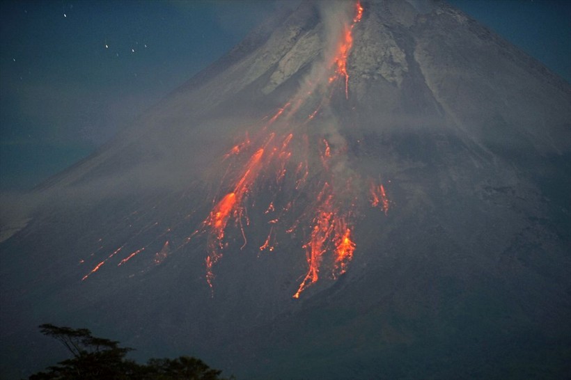 Endonezya'daki Merapi Yanardağı'nda volkanik hareketlilik - Resim: 5
