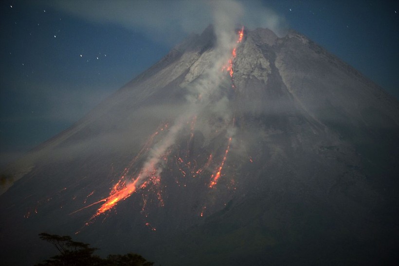 Endonezya'daki Merapi Yanardağı'nda volkanik hareketlilik - Resim: 4