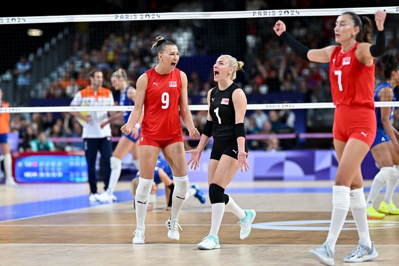 A Milli Kadın Voleybol Takımı, Paris 2024'teki ilk maçında Hollanda'yı 3-2 mağlup etti - Resim: 12