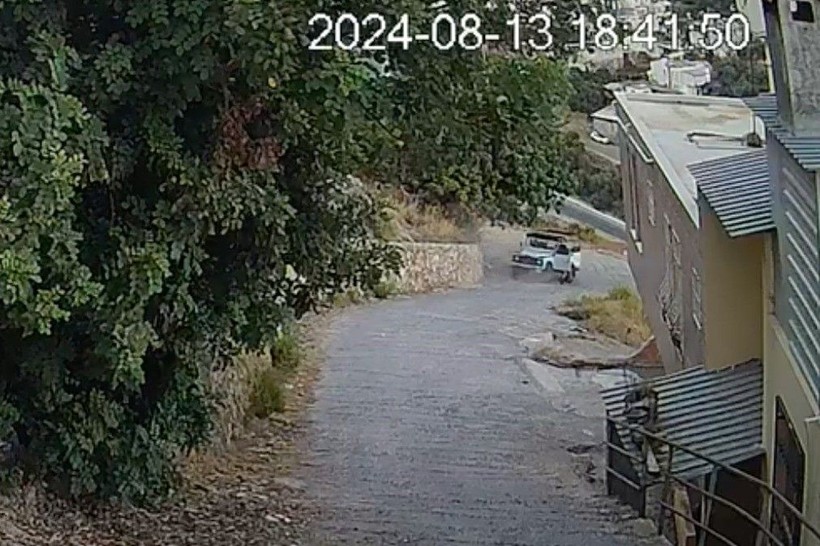 El freni boşalan cip uçuruma yuvarlandı! Eşini ve 1 yaşındaki kızını kurtarmak isteyen babanın çabası işe yaramadı - Resim: 3
