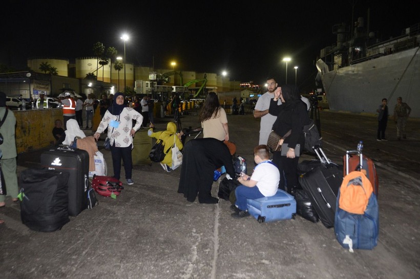 Lübnan'daki Türk vatandaşların tahliyesi başarıyla tamamlandı - Resim: 11