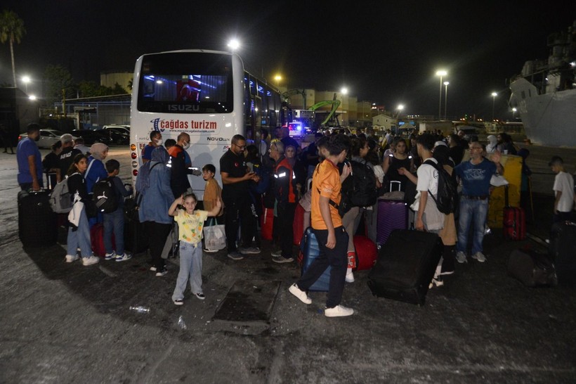Lübnan'daki Türk vatandaşların tahliyesi başarıyla tamamlandı - Resim: 9