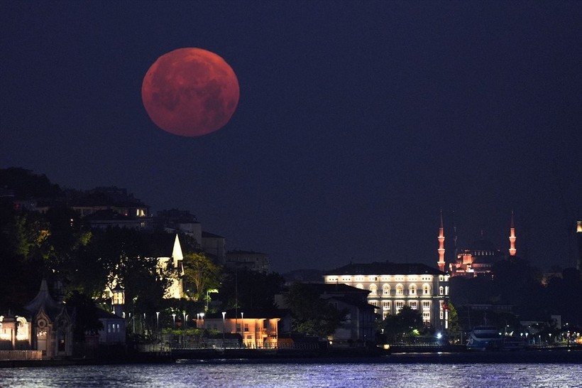"Çilek Dolunayı" 18 yıl sonra İstanbul semalarında - Resim: 2