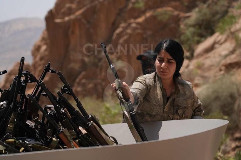 Tarihi anların görüntüleri: Terör örgütü PKK silahları yaktı! İşte o anlar... - Resim: 3