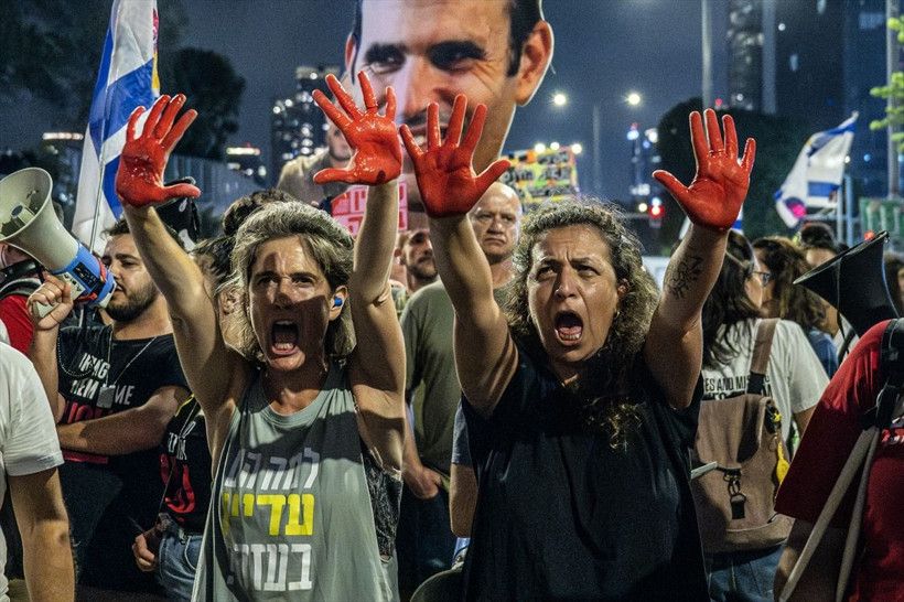 Tel Aviv'de yüzlerce kişi Gazze'de ateşkes ve İsrailli rehinelerin geri getirilmesi için sokağa çıktı - Resim: 26