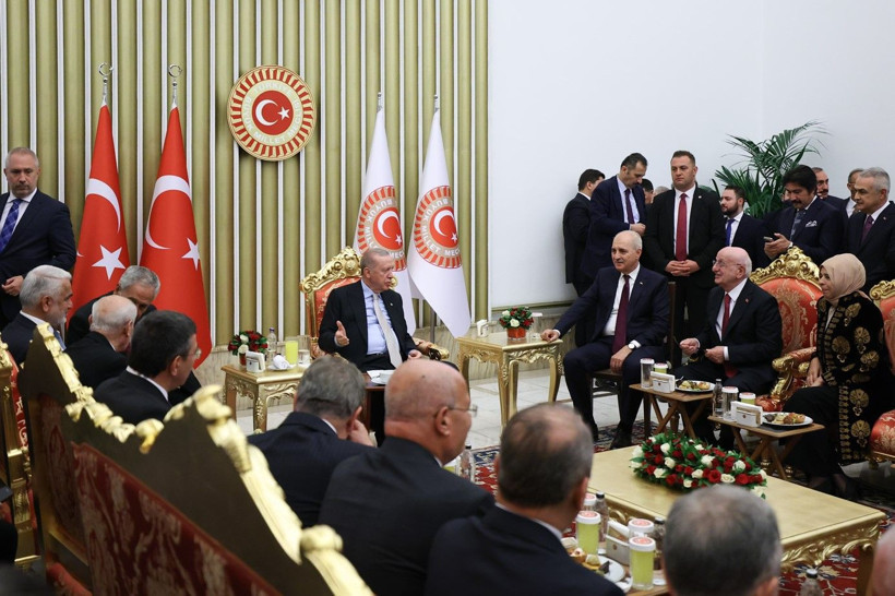 Cumhurbaşkanı Erdoğan, TBMM'de parti lideriyle buluştu - Resim: 8