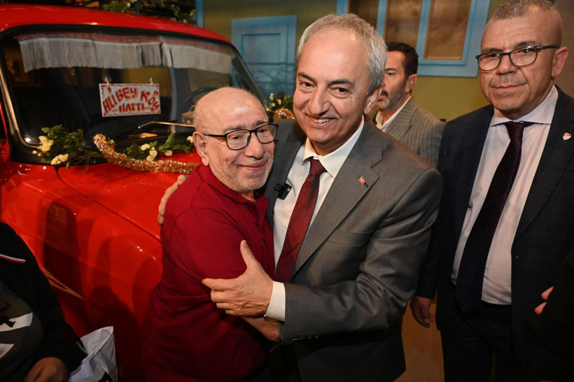 Çiçek Abbas, yıllar sonra minibüsüyle buluştu - Resim: 6