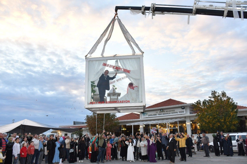 Fethiye’de sıra dışı düğün: Gelin ve damat cam vitrinde - Resim: 2