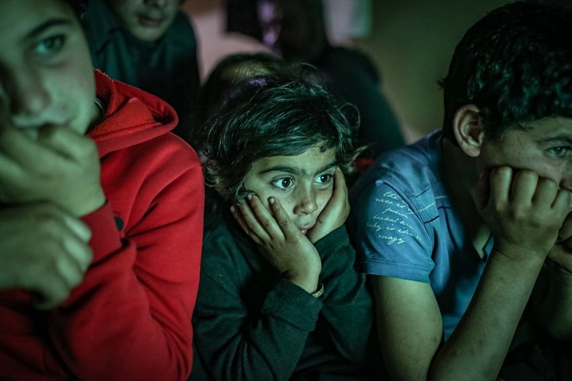 Futbol borsada değil arsada güzel! İdlib'de çadırların içinde çocuklar Arjantin-Fransa maçını böyle izledi - Resim: 16