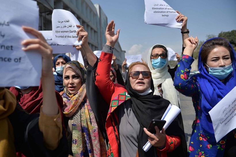 Dünya ülkelerinden Afganistan'da kadınların STK'lerde çalışmasını yasaklayan Taliban'a tepki - Resim: 2