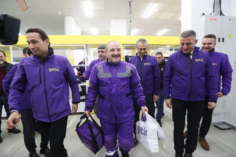 Sanayi ve Teknoloji Bakanı Mustafa Varank, yeni yıla girerken motokurye oldu sipariş götürdü - Resim: 6