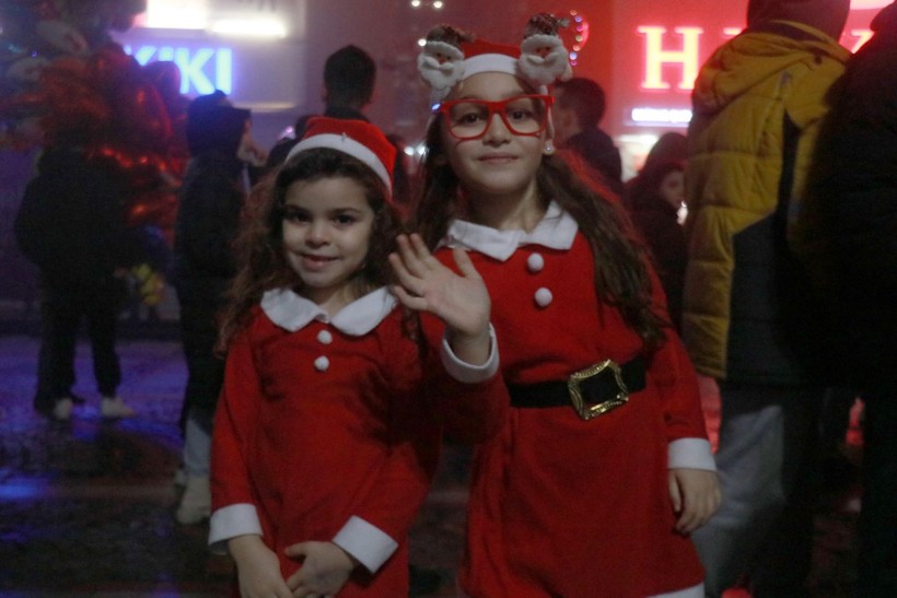 Van'da İranlılar! Edirne'de de Bulgarlar: Yılbaşı gecesi mekanları doldurdular - Resim: 10