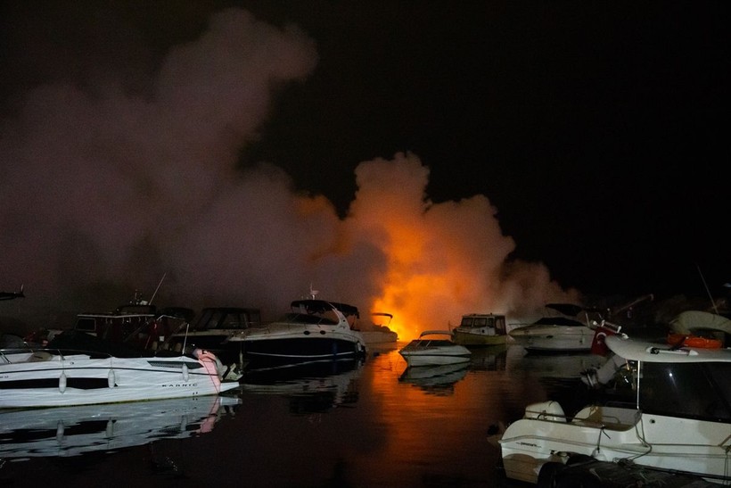 Kadıköy Caddebostan'da 6 tekne alevlere teslim oldu - Resim: 1