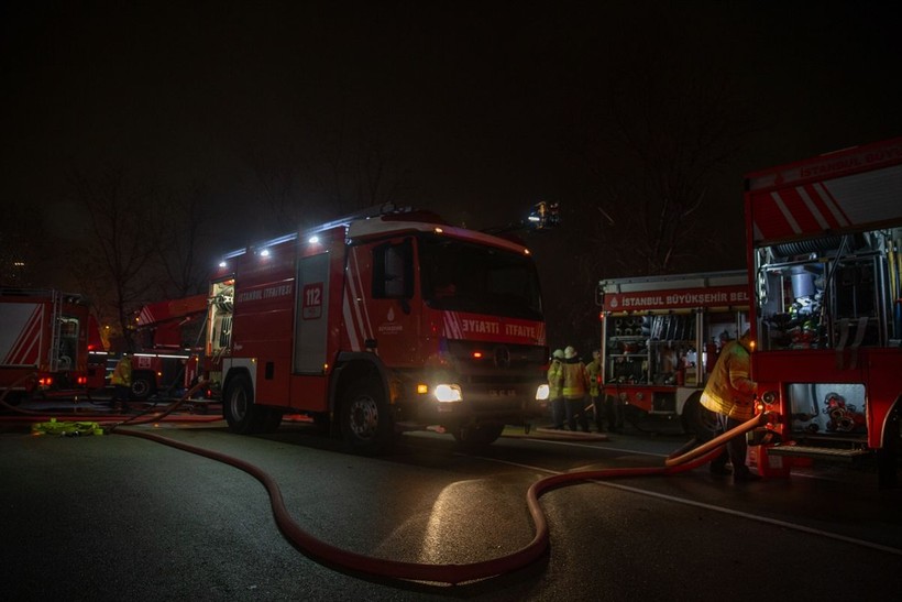 Kadıköy Caddebostan'da 6 tekne alevlere teslim oldu - Resim: 6