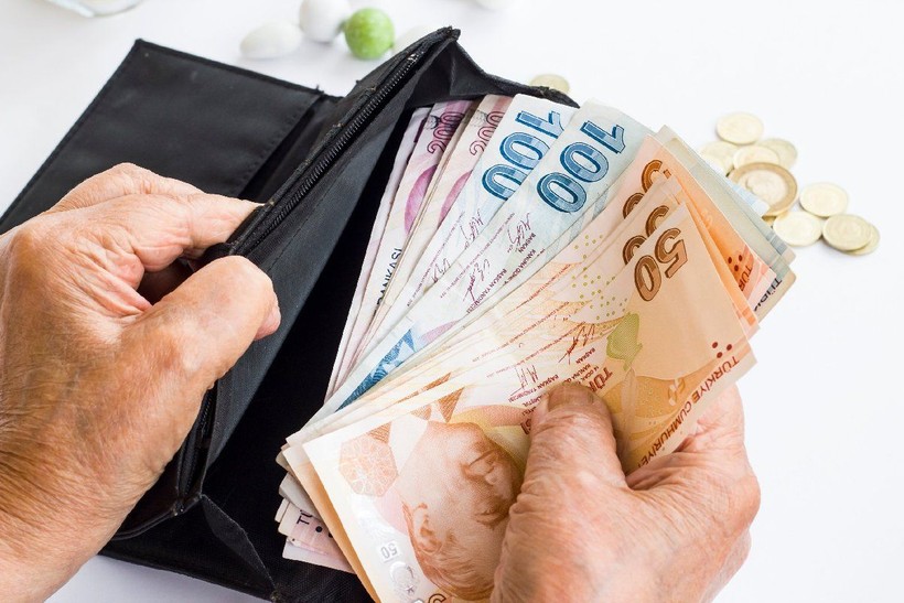 Enflasyon oranı belli oldu gözler yeni maaşlara çevrildi: Emekli, memur, polis, öğretmen 2023 maaşlarını bu rakamda alacak - Resim: 13