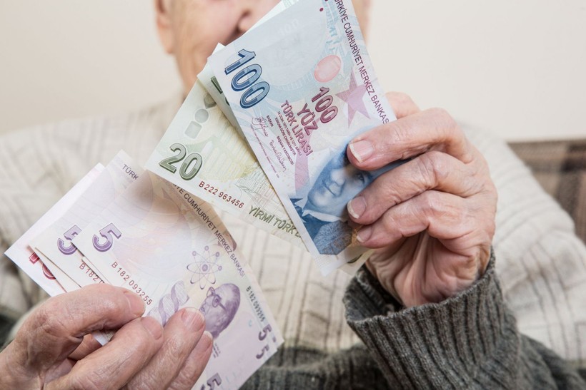 Memur ve emekli sevinçten havaya uçacak! Memur ve emekli zammı yüzde 30 ile sil baştan oldu: İşte 2023 memur ve emekli maaşları - Resim: 9