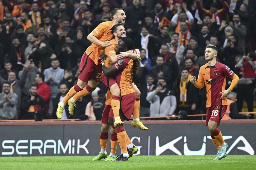 Gomis'ten Galatasaray'a 11.5 milyon TL - Resim: 1