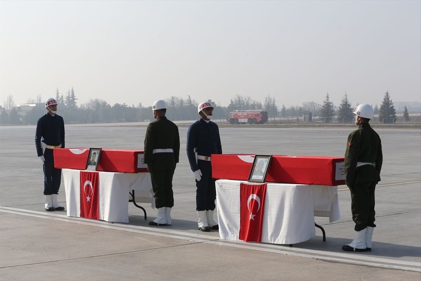 Konya'da yoğun sis nedeniyle askeri araç devrilmişti: Şehitlerimiz memleketlerine uğurlandı - Resim: 4