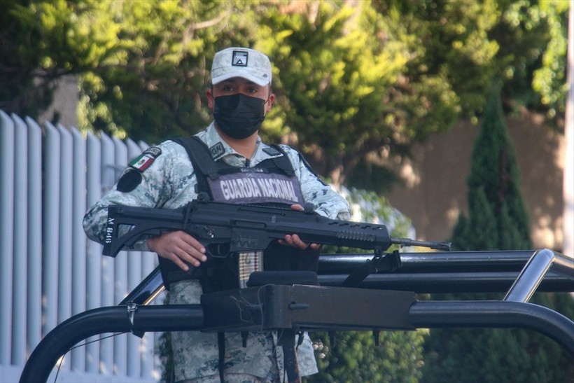 Meksika'da uyuşturucu baronu El Chapo'nun oğlu Ovidio Guzman yakalandı ülke karıştı! Kartel üyeleri barikat kurup polisle çatıştı - Resim: 10
